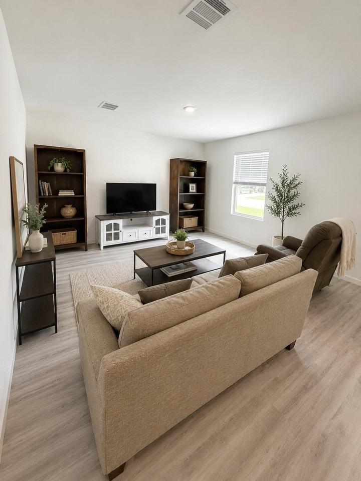 200 Benjamin Dr - Photo 4 of 6