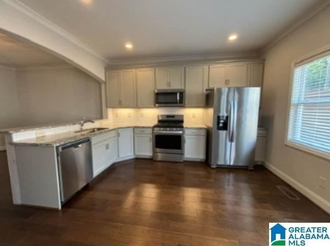 954 Lennox Blvd - Photo 4 of 13