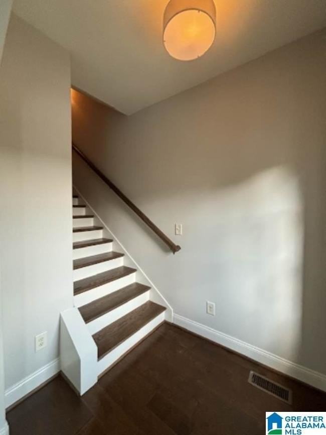 954 Lennox Blvd - Photo 7 of 13