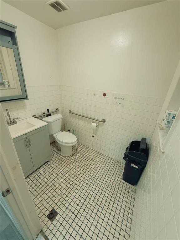 819 54th St - Photo 6 of 9