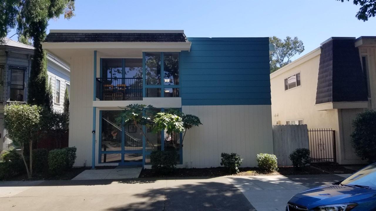 2118 H Street, 95816 - Photo 5 of 8