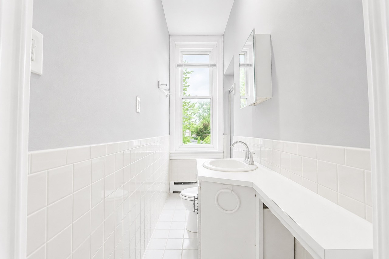 239 Vine St - Photo 7 of 7