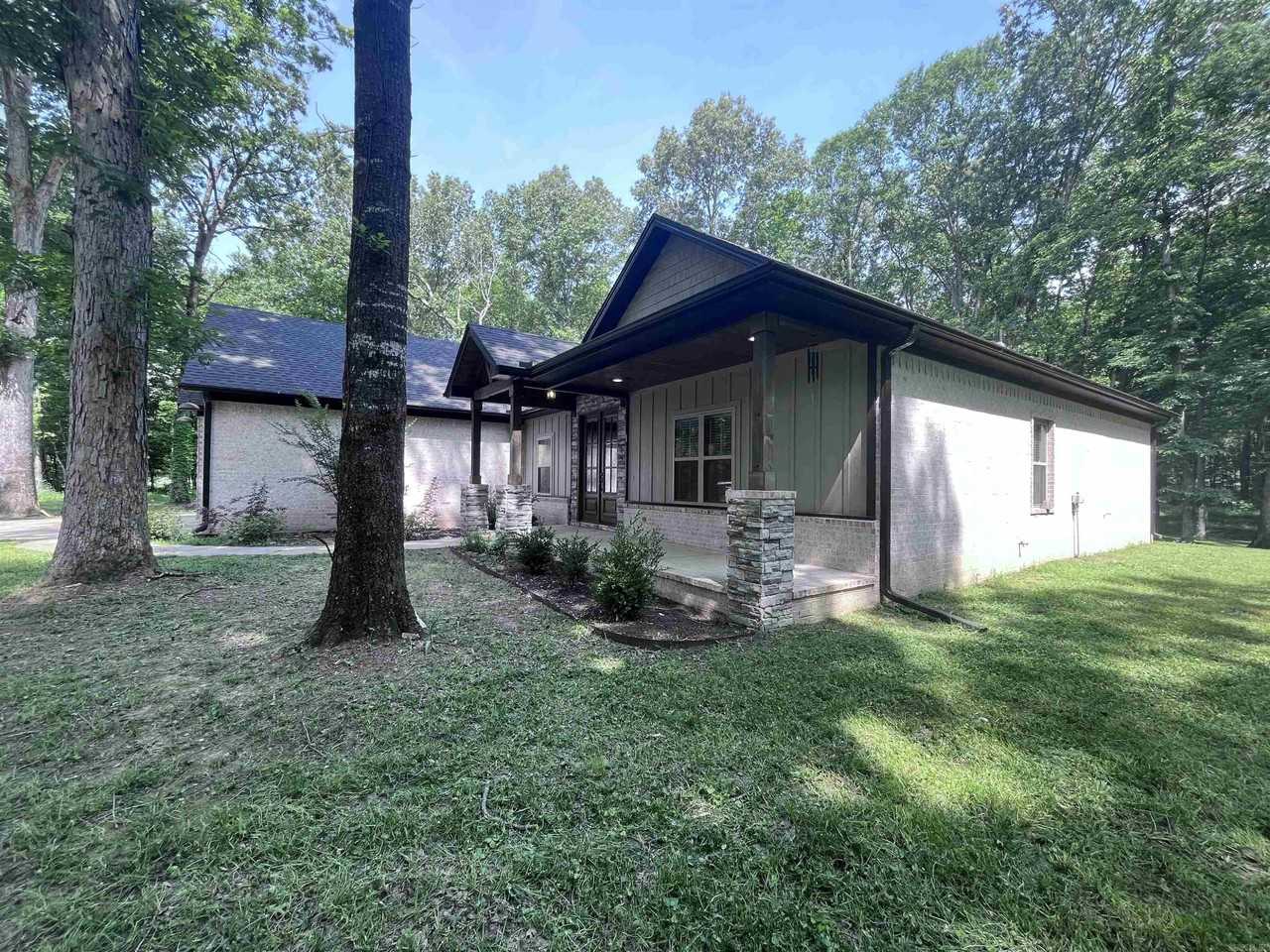 206 Bridgewood Dr - Photo 2 of 50