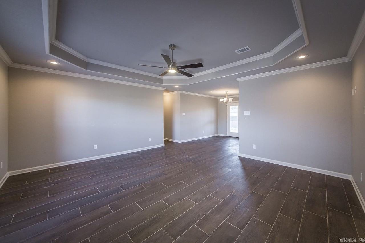29 Newcastle Dr - Photo 5 of 30