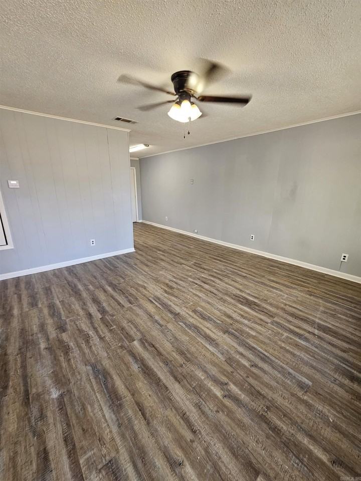 13818 Mail Route Rd - Photo 3 of 16