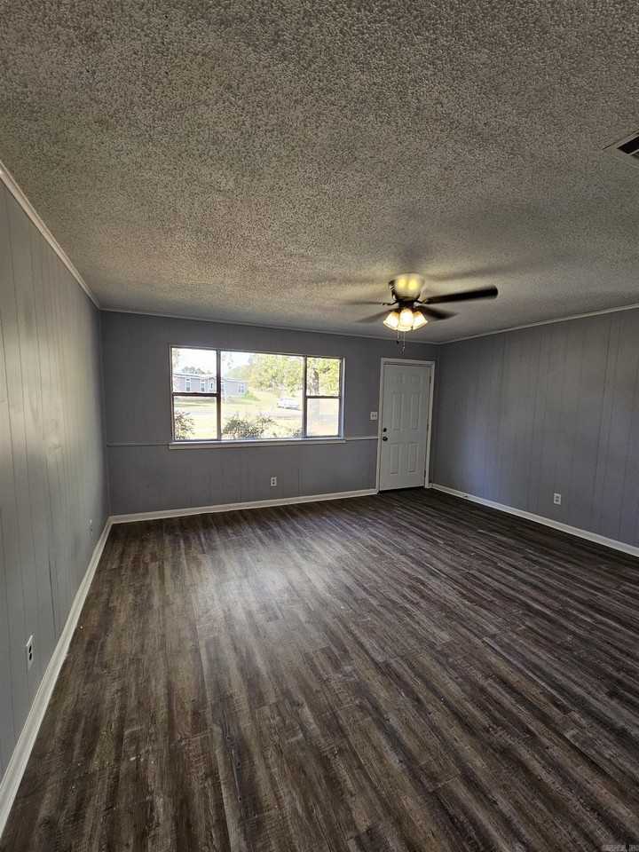 13818 Mail Route Rd - Photo 5 of 16
