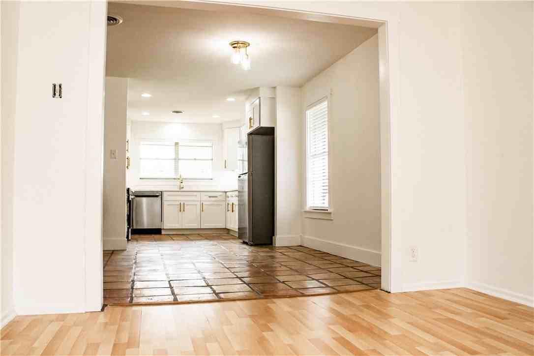 3722 Pope Dr - Photo 4 of 38