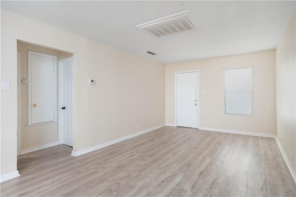 1217 Baywood Ln - Photo 6 of 22