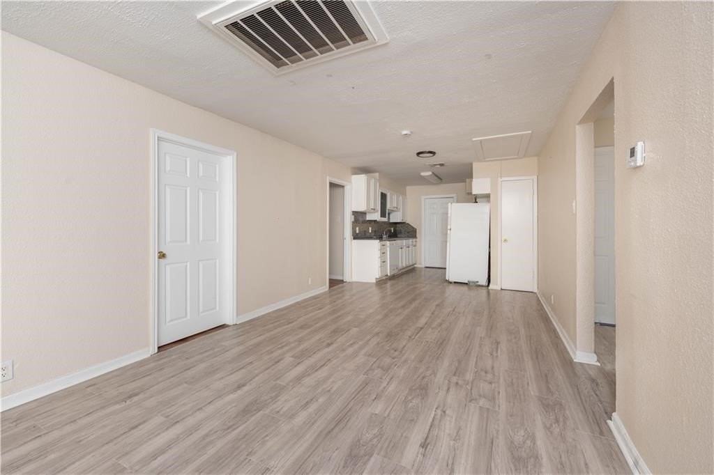 1217 Baywood Ln - Photo 7 of 22