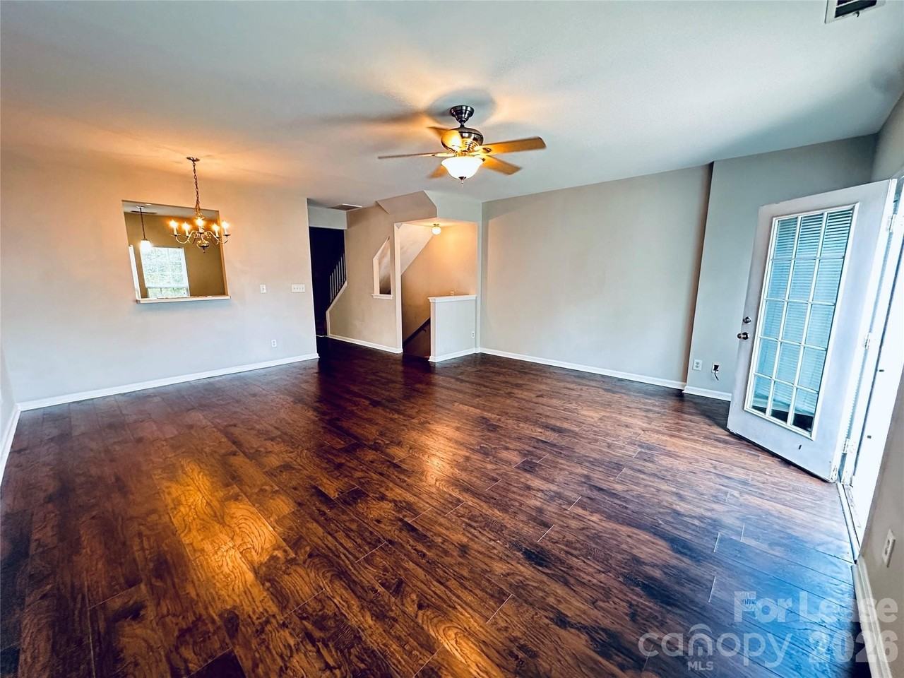 940 Tiger Ln - Photo 7 of 21