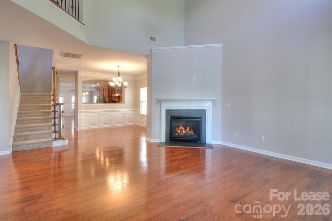 4001 Fountainbrook Dr - Photo 4 of 32