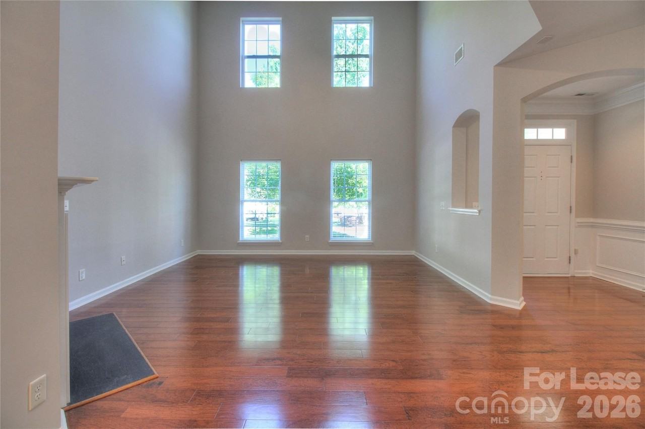 4001 Fountainbrook Dr - Photo 6 of 32