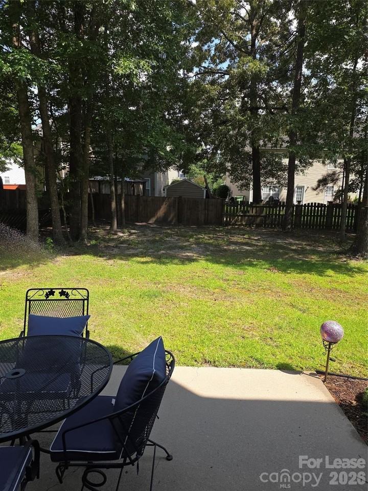 1147 Ashland Dr - Photo 6 of 48
