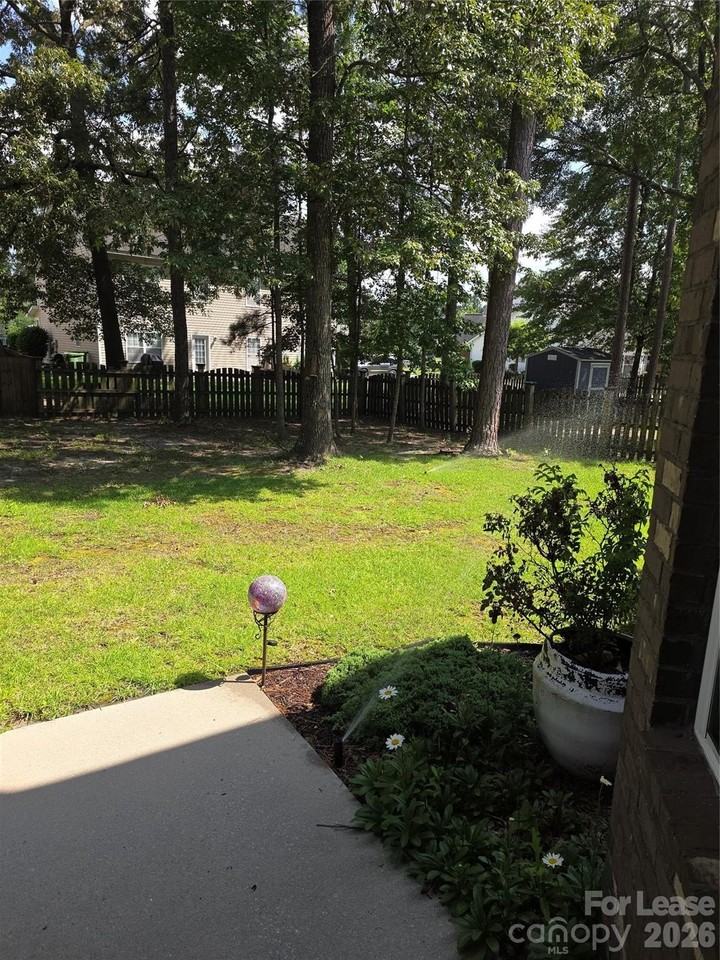 1147 Ashland Dr - Photo 7 of 48