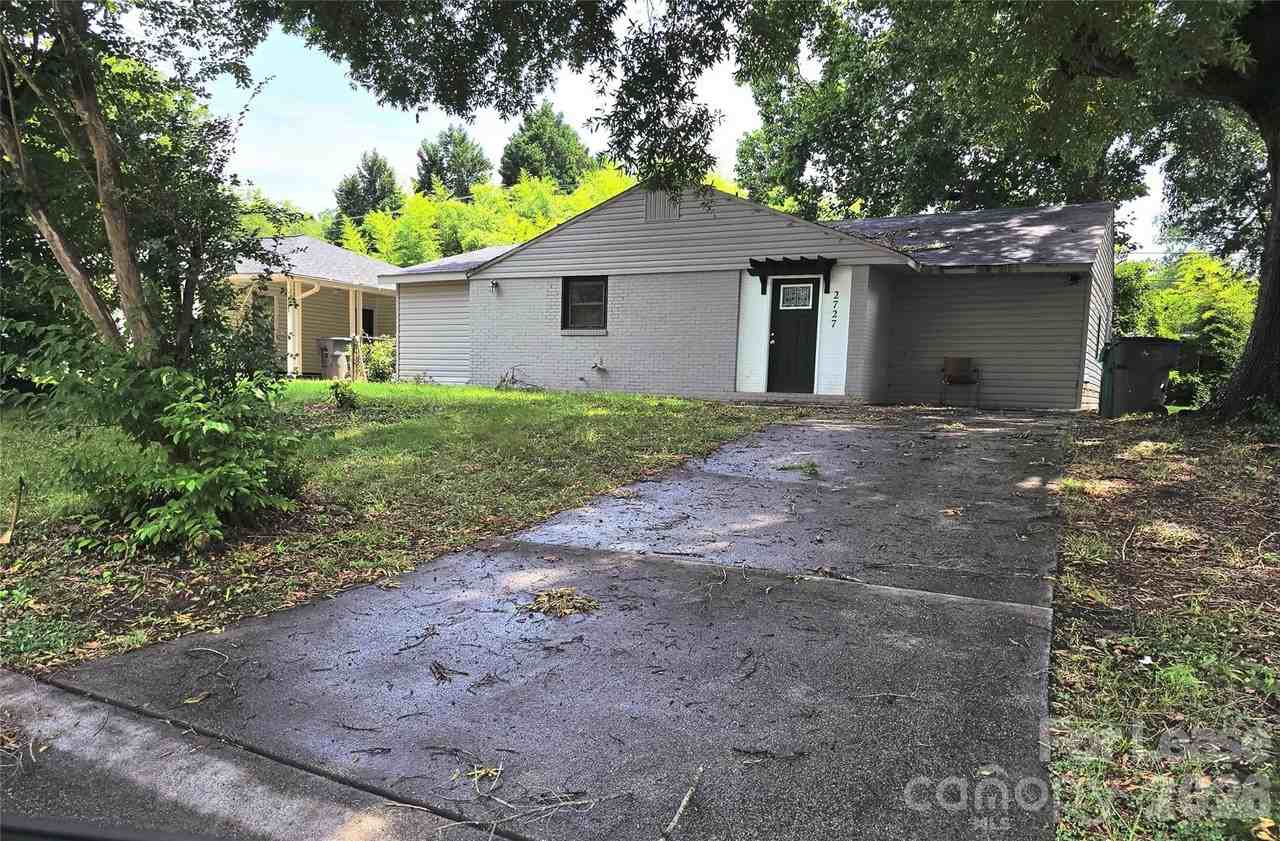 2727 Englehardt St - Photo 2 of 15