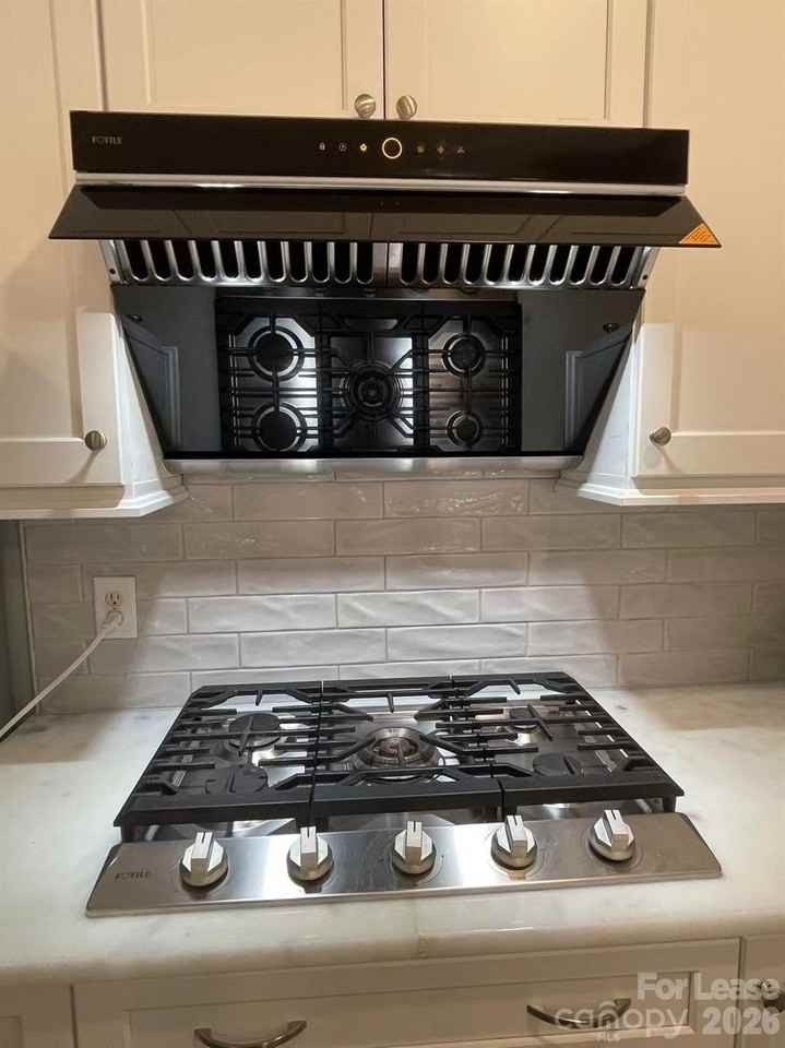 6025 Oakridge Ct - Photo 7 of 46