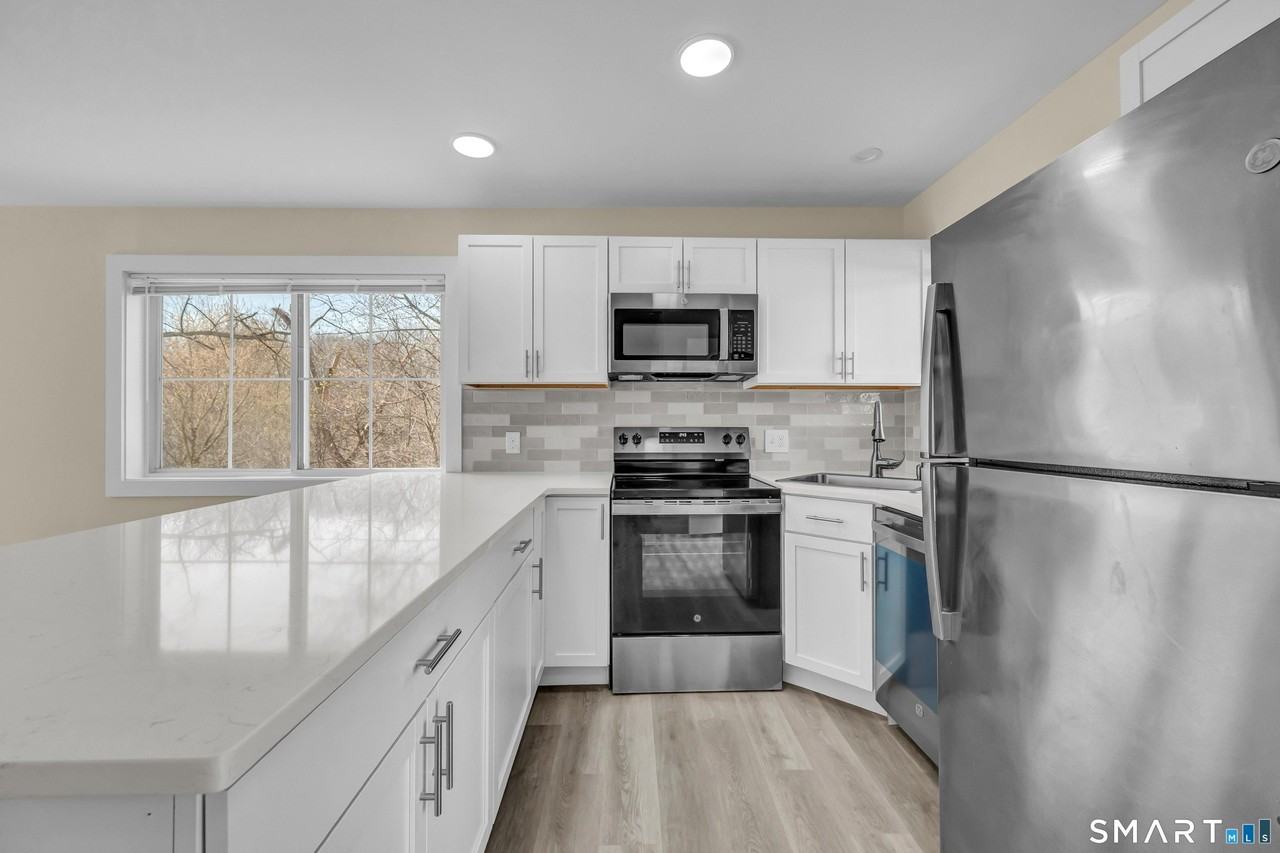 113 Park Ave #10 - Photo 3 of 30