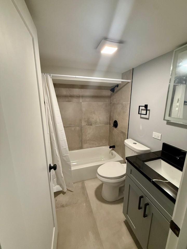 3025 West 54th Place - Photo 4 of 21