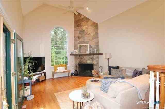 298 Erskine Rd - Photo 3 of 21