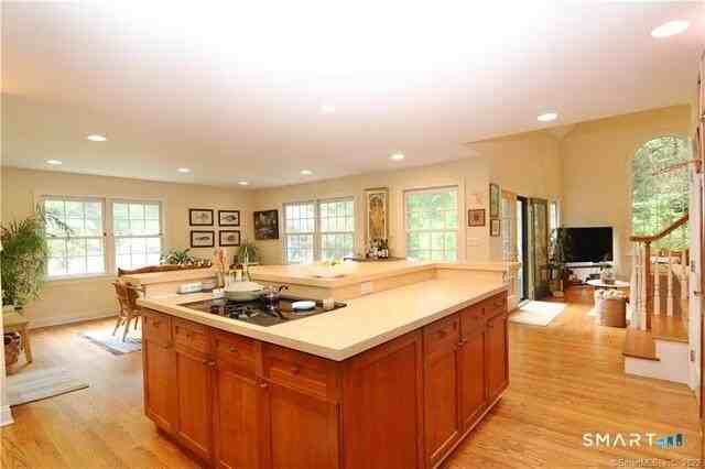 298 Erskine Rd - Photo 6 of 21