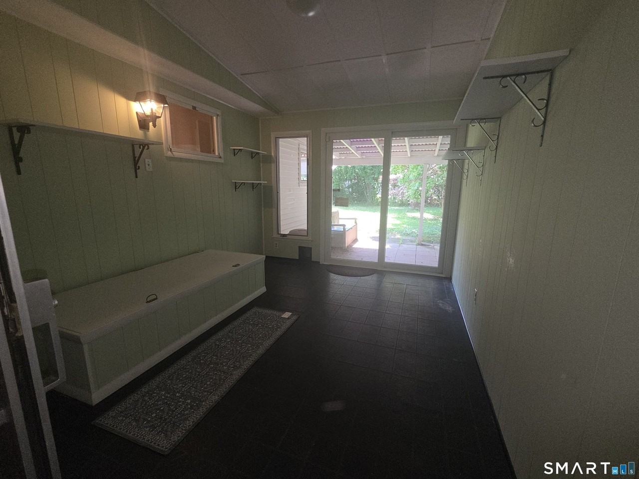 331 Campfield Ave - Photo 4 of 13