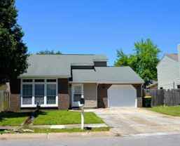 380 Canterbury Cir Nw - Photo 1 of 1