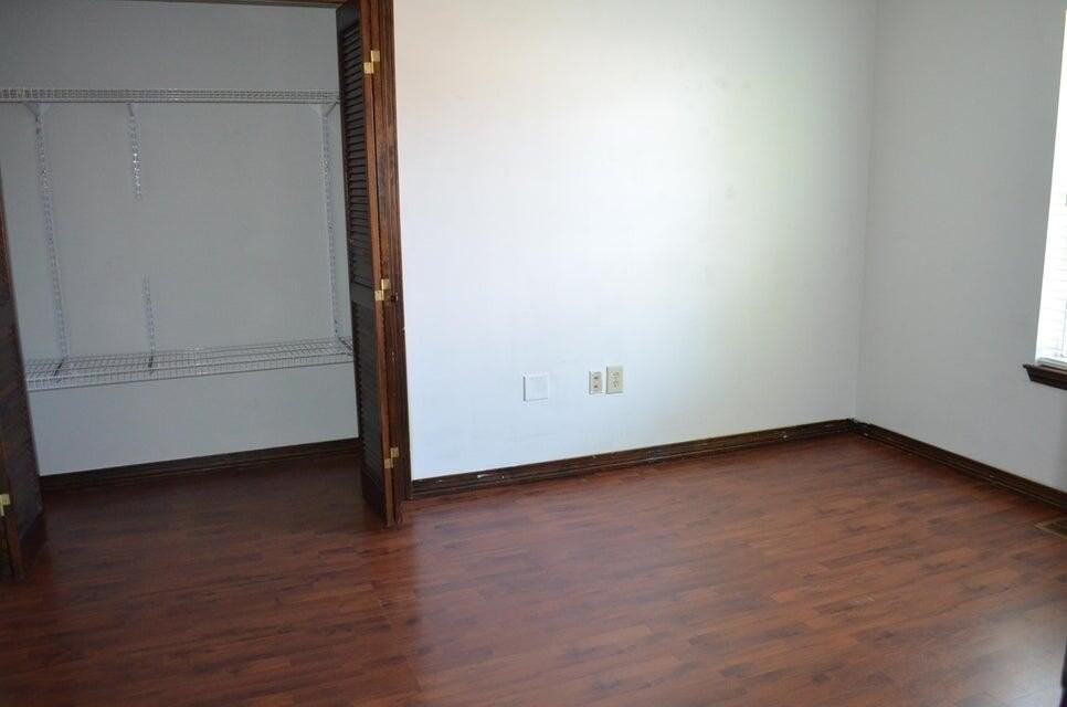 380 Canterbury Cir Nw - Photo 3 of 12