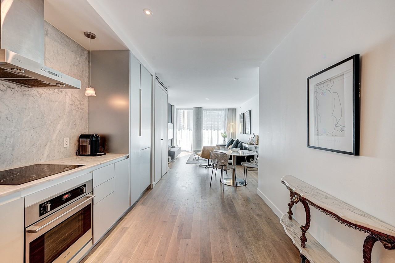 242 Rue Young - Photo 6 of 40