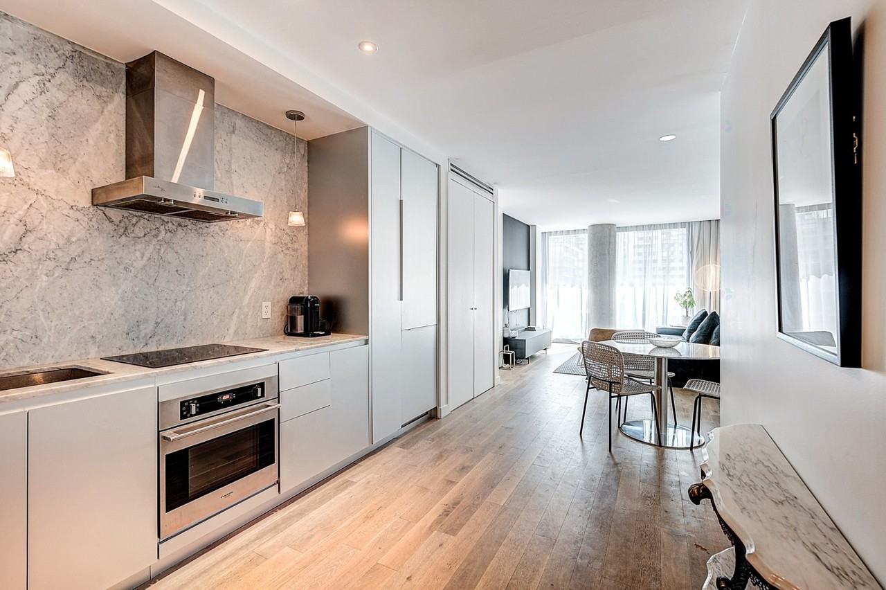 242 Rue Young - Photo 7 of 40