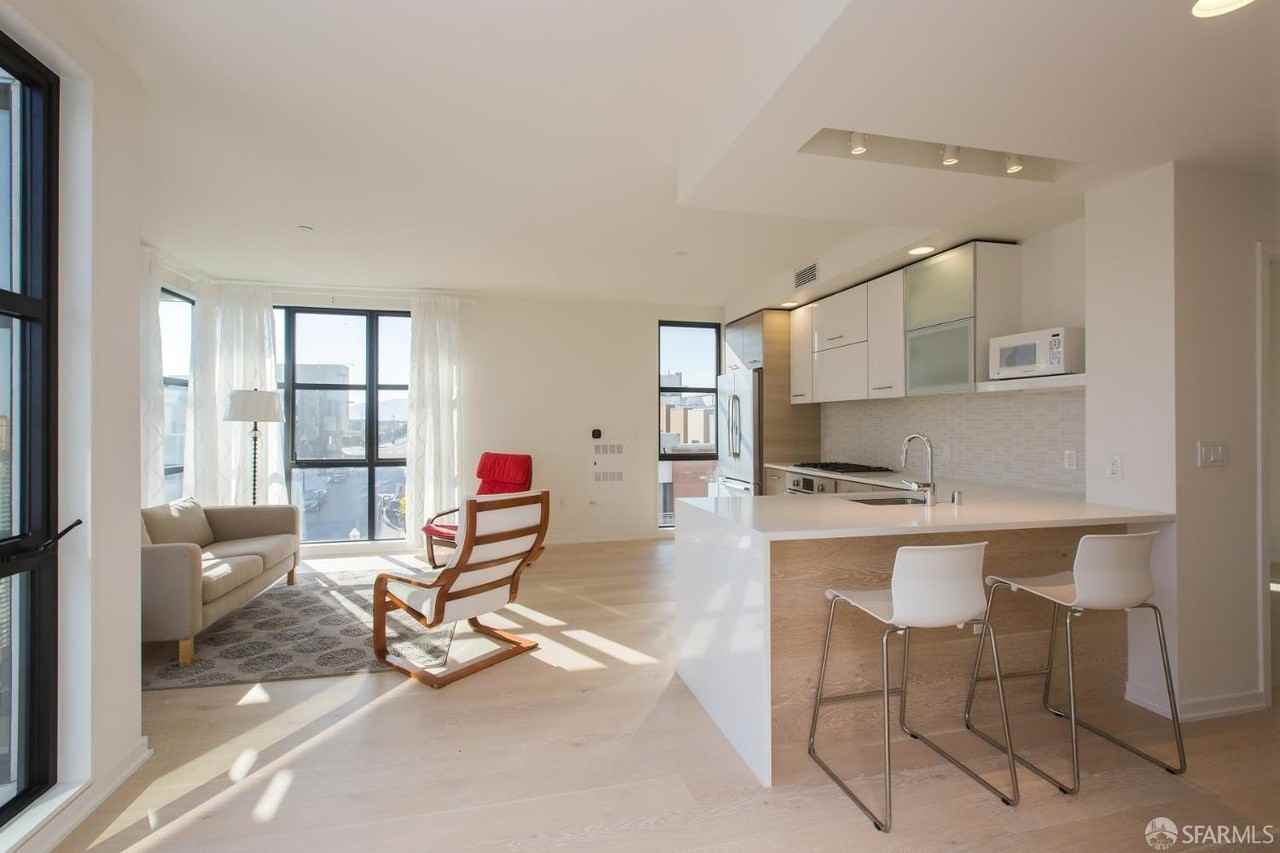 451 Donahue St - Photo 2 of 12