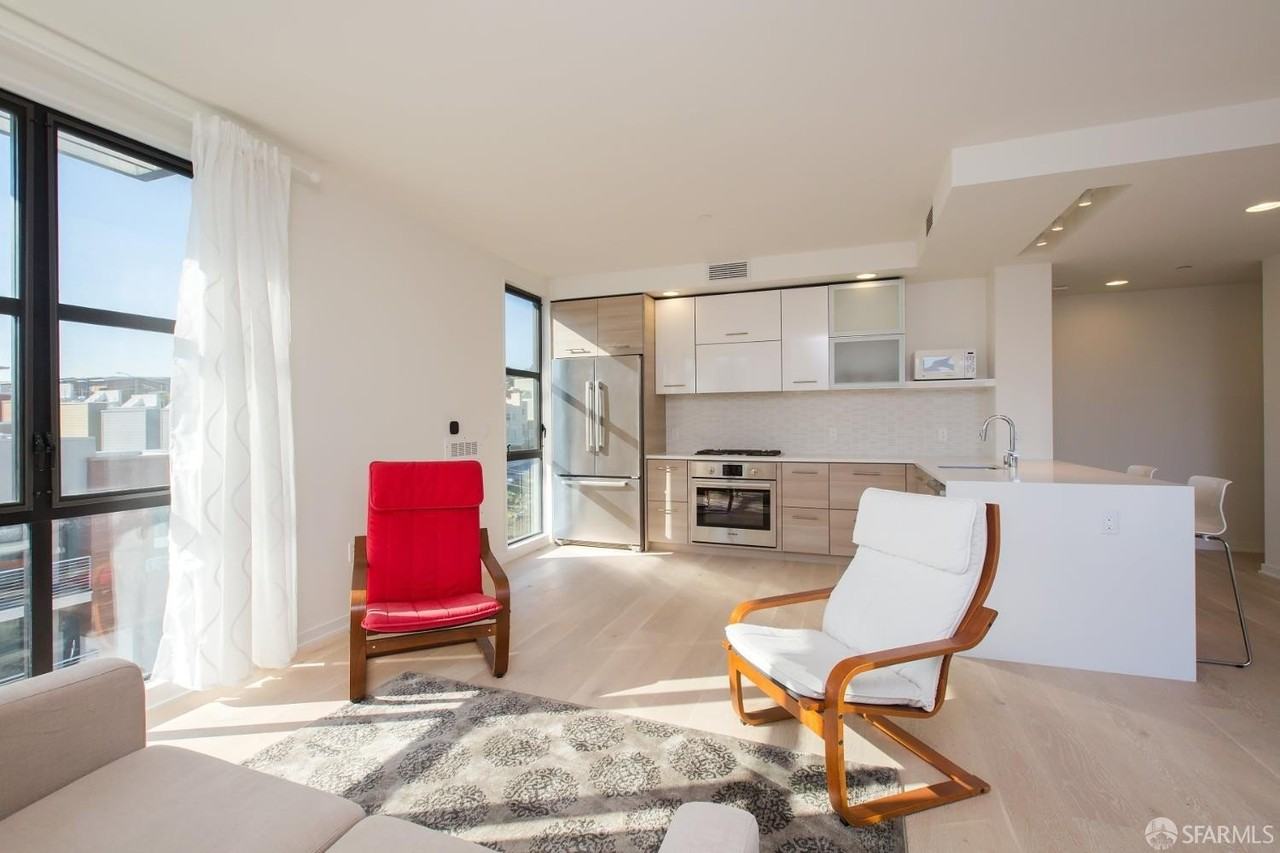 451 Donahue St - Photo 4 of 12