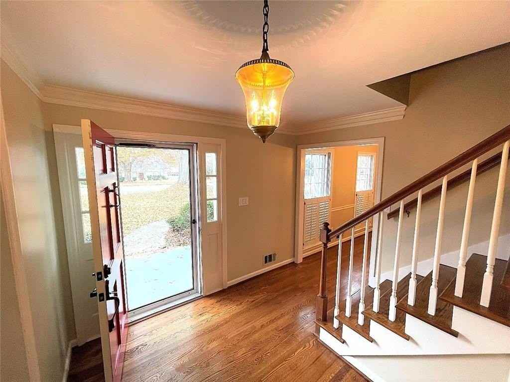 1150 Falstaff Dr - Photo 4 of 38