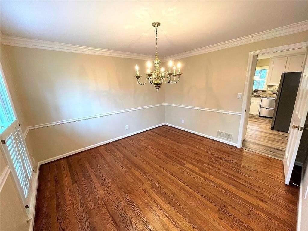 1150 Falstaff Dr - Photo 7 of 38