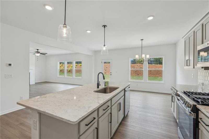 522 Silverleaf Trl - Photo 7 of 35