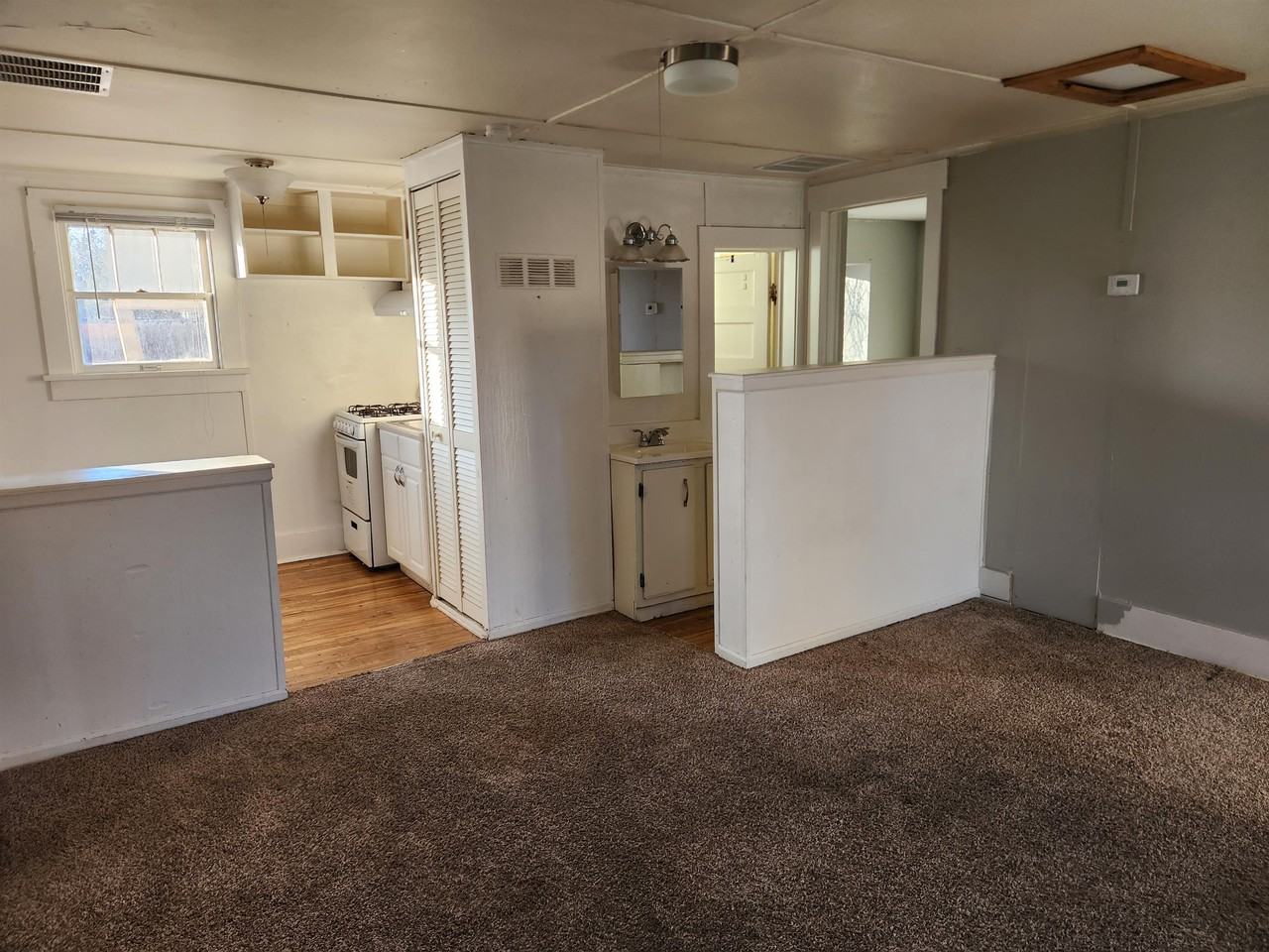 765 North Colorado Avenue - Photo 4 of 17