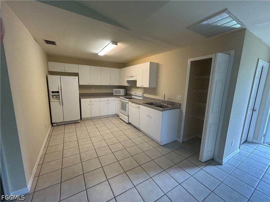 3010 Vernon Ave S - Photo 4 of 8