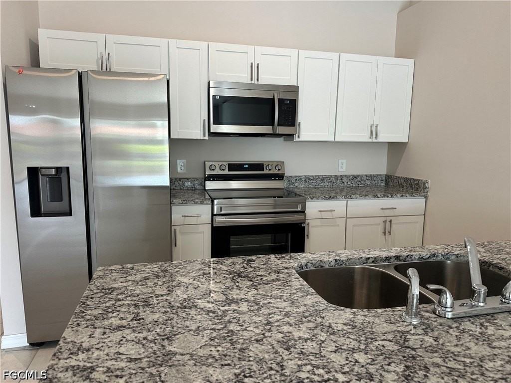 606 Se 8th St - Photo 3 of 20