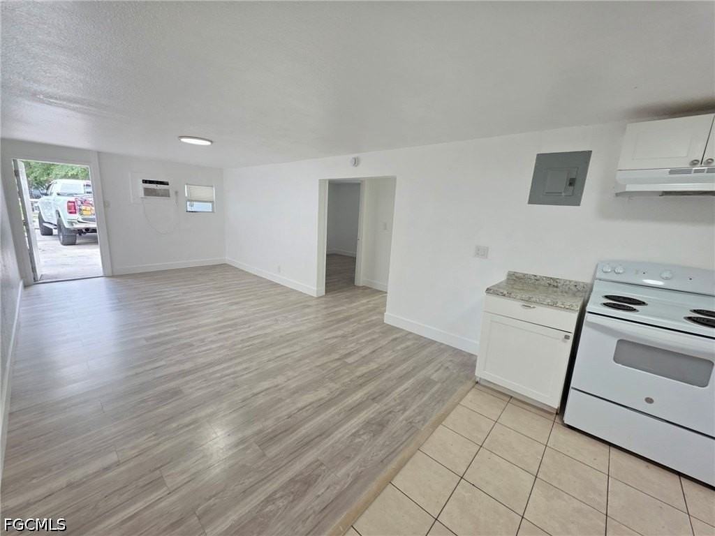 420 Fairfax Dr #1 - Photo 6 of 8