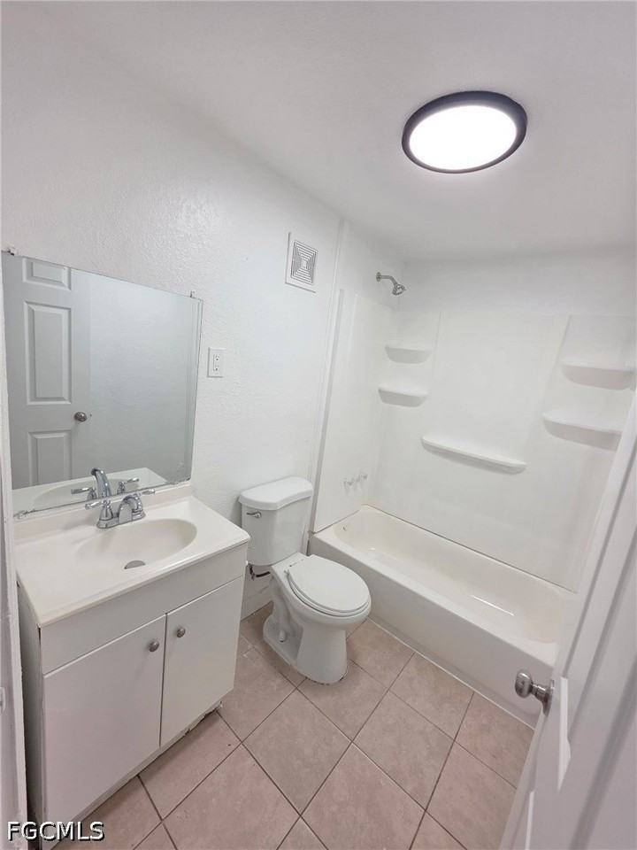 420 Fairfax Dr #1 - Photo 7 of 8