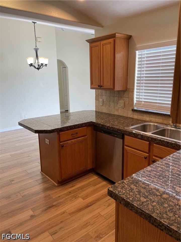 1512 Se 2nd Ave - Photo 7 of 28