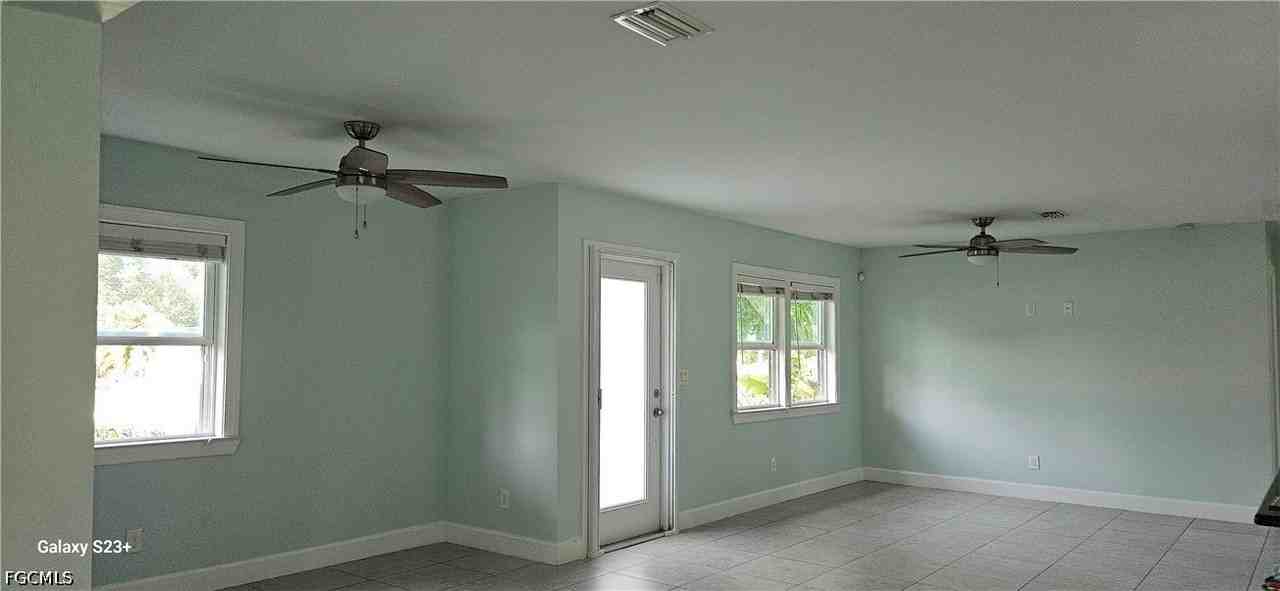 1626 Grace Ave - Photo 2 of 23