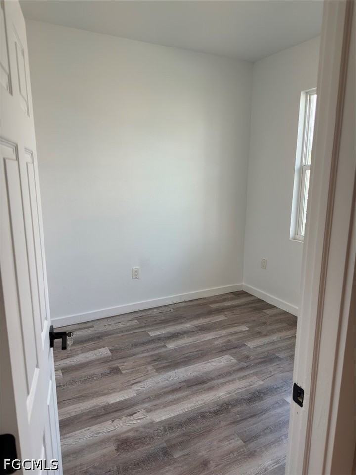 1530 Gilbert Ave S - Photo 5 of 12
