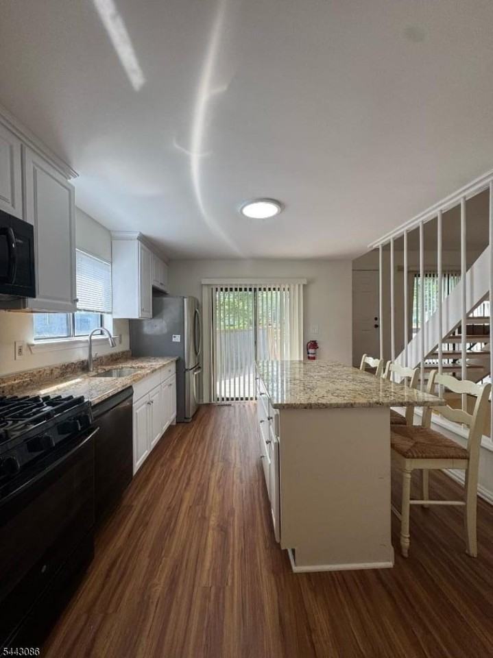 82 Sycamore Ct - Photo 3 of 17