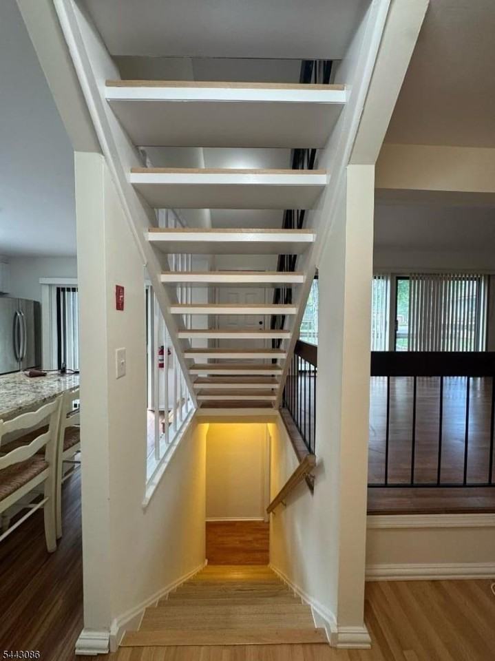 82 Sycamore Ct - Photo 6 of 17