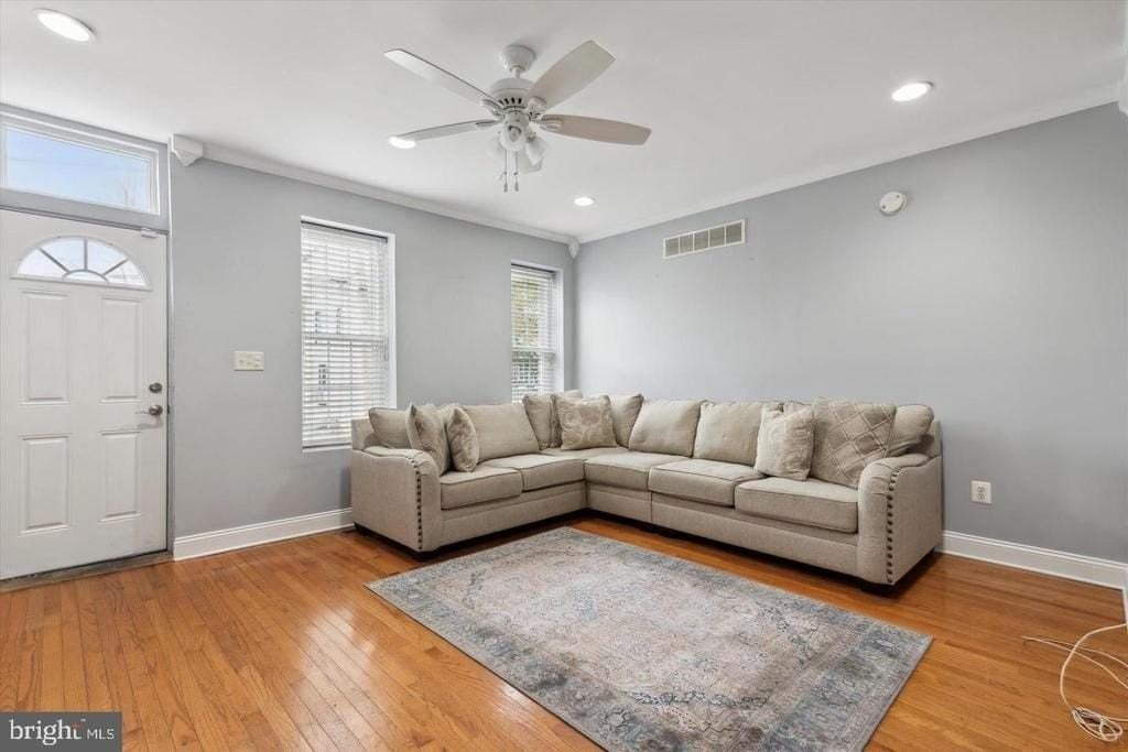 116 Dawson St - Photo 3 of 14