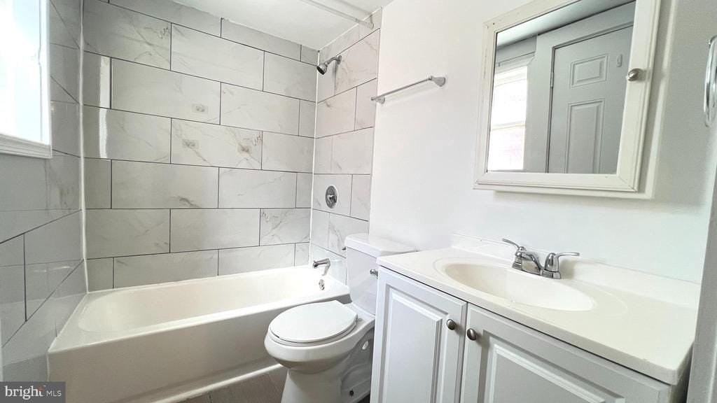 1612 N 2nd St #1R - Photo 2 of 4