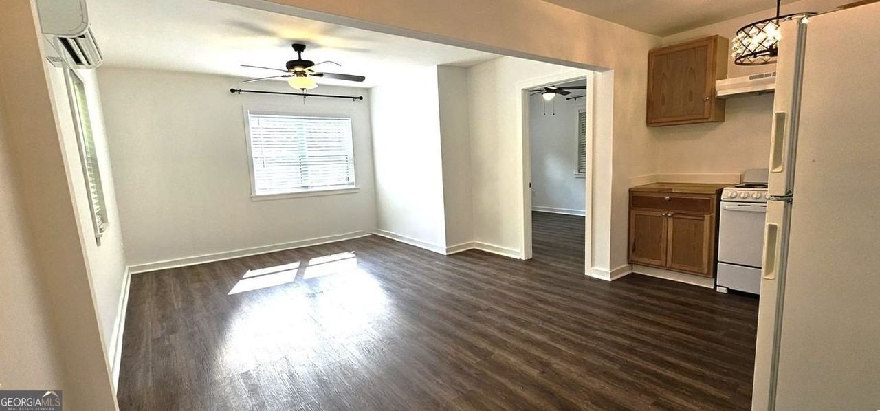 3230 W Shadowlawn Ave Ne - Photo 2 of 10
