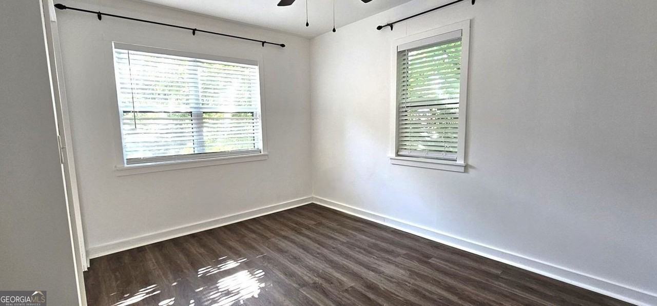 3230 W Shadowlawn Ave Ne - Photo 5 of 10