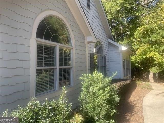 142 Edgewood Ct - Photo 2 of 8