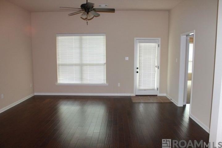37237 Market Place Dr - Photo 6 of 19
